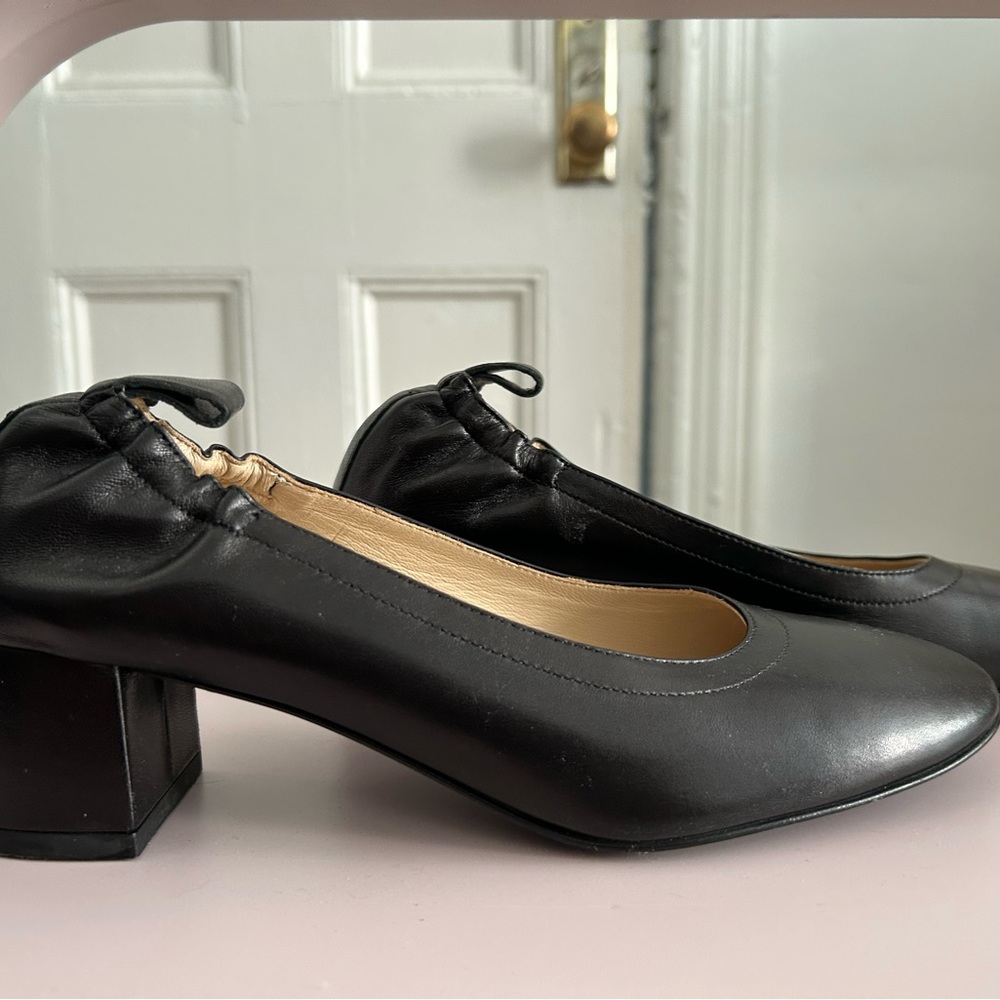 Everlane black leather heels